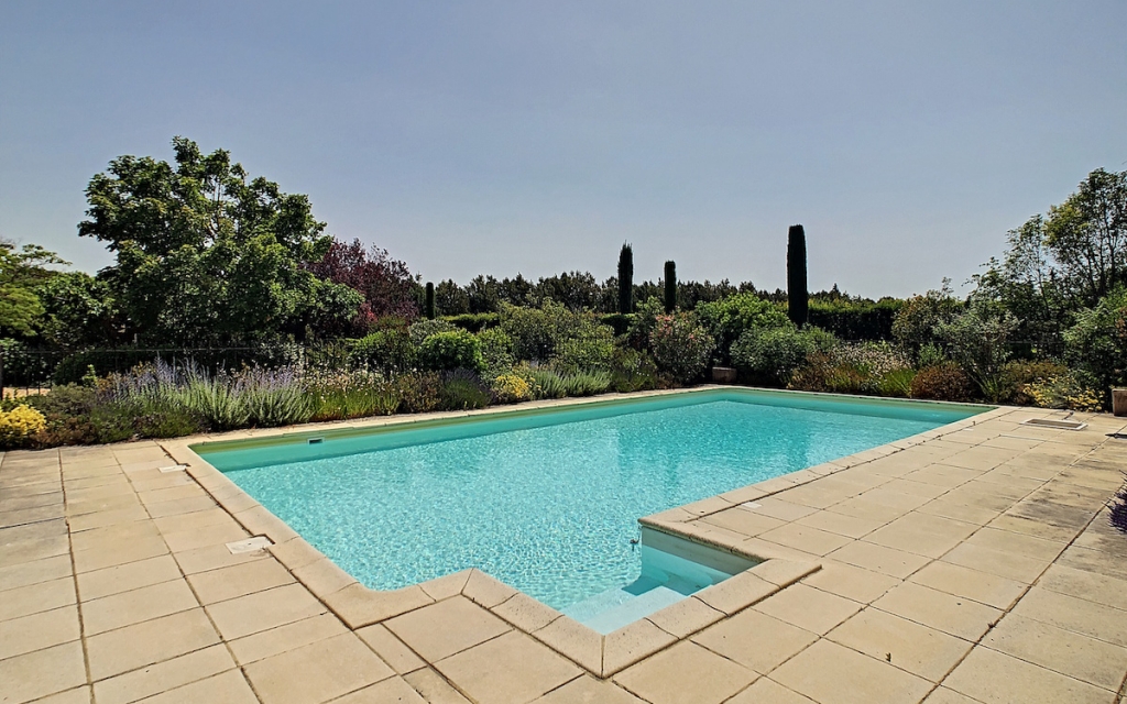 realestate-provence-pool