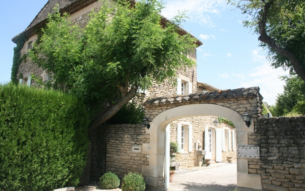 restored farm house avignon